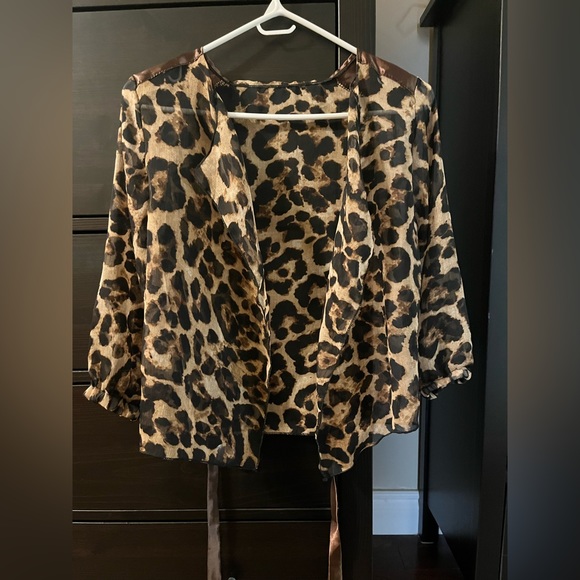 LEOPARD PRINT Cover Thin Jacket, Size Small - Picture 2 of 5